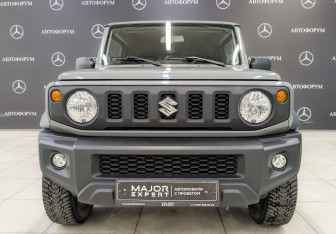 Подержанный автомобиль Suzuki Jimny 2021 года (2 фото)