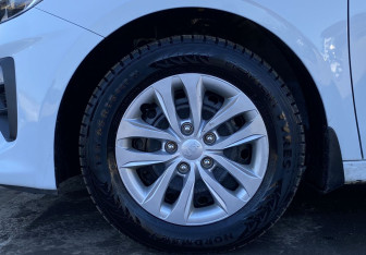 Подержанный автомобиль Kia Ceed Wagon 2019 года (9 фото)