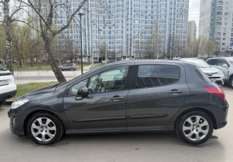 Подержанный автомобиль Peugeot 308 Hatchback 2008 года (8 фото)
