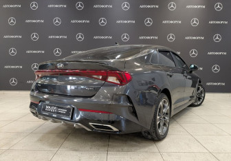 Подержанный автомобиль Kia K5 2021 года (5 фото)