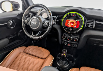 Подержанный автомобиль MINI Hatch 2021 года (28 фото)