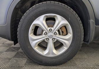 Подержанный автомобиль Kia Sorento 2017 года (12 фото)