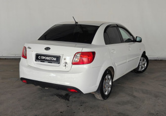 Подержанный автомобиль Kia Rio Sedan 2011 года (4 фото)