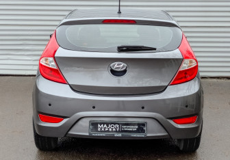 Подержанный автомобиль Hyundai Solaris Hatchback 2013 года (6 фото)