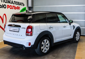 Подержанный автомобиль MINI Countryman 2017 года (4 фото)