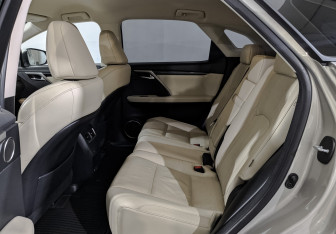 Подержанный автомобиль Lexus RX 2021 года (18 фото)
