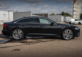 Подержанный автомобиль Audi A6 Sedan 2024 года (4 фото)