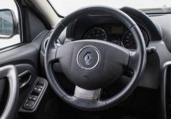 Подержанный автомобиль Renault Duster 2012 года (15 фото)