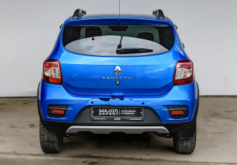 Подержанный автомобиль Renault Sandero 2021 года (6 фото)