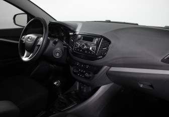 Подержанный автомобиль LADA (ВАЗ) Vesta Sedan 2019 года (5 фото)