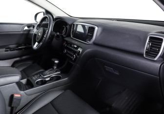Подержанный автомобиль Kia Sportage 2021 года (9 фото)