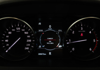 Подержанный автомобиль Land Rover Discovery Sport 2018 года (11 фото)