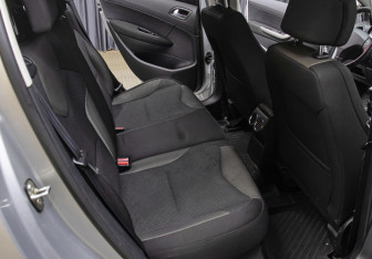 Подержанный автомобиль Peugeot 308 Hatchback 2009 года (12 фото)