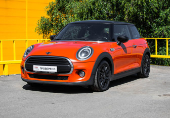 Подержанный автомобиль MINI Hatch 2021 года (1 фото)