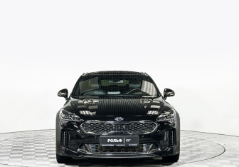 Подержанный автомобиль Kia Stinger 2018 года (2 фото)