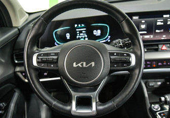 Подержанный автомобиль Kia Sportage 2022 года (10 фото)