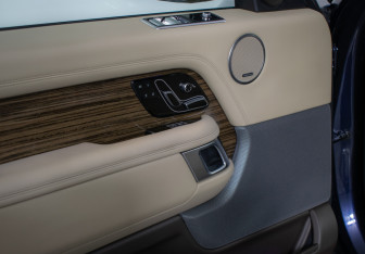Подержанный автомобиль Land Rover Range Rover 2018 года (13 фото)