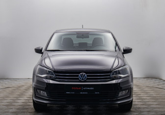 Подержанный автомобиль Volkswagen Polo Sedan 2017 года (8 фото)