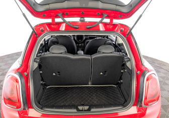 Подержанный автомобиль MINI Hatch 2018 года (10 фото)