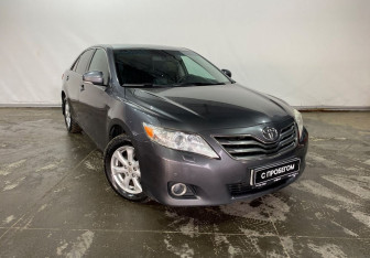 Подержанный автомобиль Toyota Camry Sedan 2010 года (3 фото)