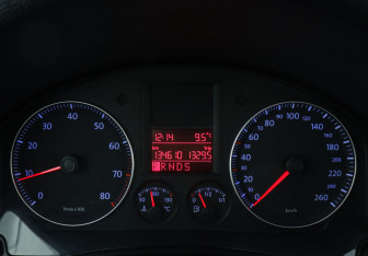 Подержанный автомобиль Volkswagen Jetta Sedan 2008 года (7 фото)