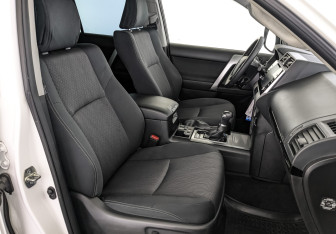 Подержанный автомобиль Toyota Land Cruiser Prado 2021 года (24 фото)