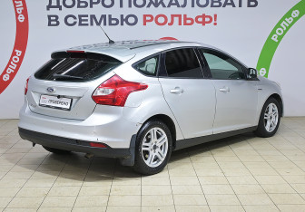 Подержанный автомобиль Ford Focus Hatchback 2012 года (4 фото)