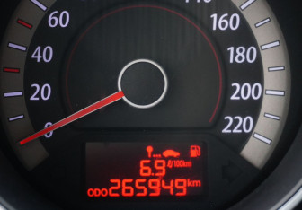 Подержанный автомобиль Kia Cerato Sedan 2011 года (15 фото)