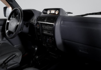 Подержанный автомобиль Toyota Land Cruiser Prado 1997 года (9 фото)