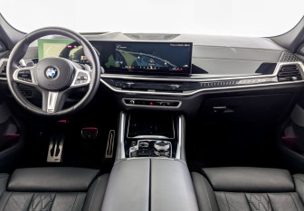 Подержанный автомобиль BMW X6 2023 года (14 фото)
