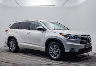 Подержанный автомобиль Toyota Highlander 2013 года (7 фото)
