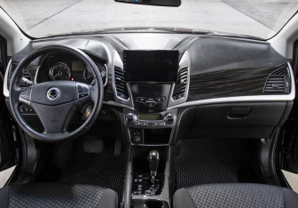 Подержанный автомобиль SsangYong Actyon 2014 года (14 фото)