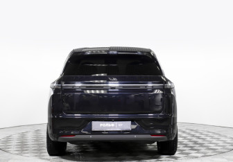 Подержанный автомобиль LiXiang L7 2024 года (6 фото)