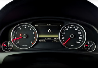 Подержанный автомобиль Volkswagen Touareg 2012 года (13 фото)