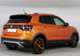 Подержанный автомобиль Volkswagen T-Cross 2019 года (5 фото)