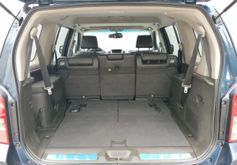 Подержанный автомобиль Nissan Pathfinder 2008 года (16 фото)