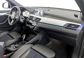 Подержанный автомобиль BMW X1 2020 года (11 фото)