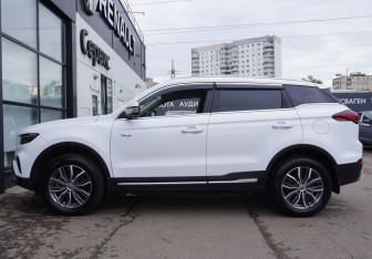 Подержанный автомобиль Geely Atlas Pro 2024 года (8 фото)