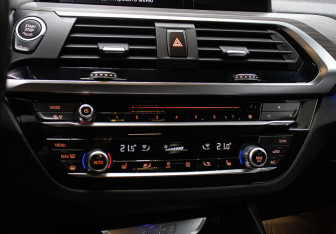 Подержанный автомобиль BMW X3 2019 года (18 фото)