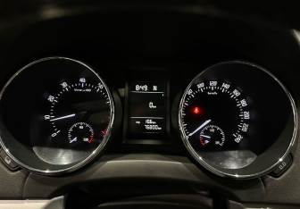 Подержанный автомобиль Skoda Yeti 2012 года (19 фото)