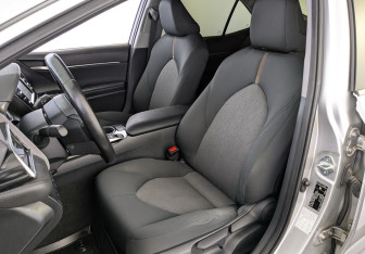 Подержанный автомобиль Toyota Camry Sedan 2019 года (20 фото)