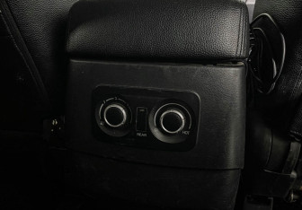 Подержанный автомобиль Mitsubishi Pajero 2012 года (15 фото)