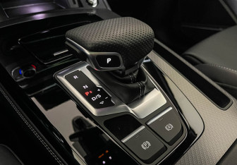 Подержанный автомобиль Audi Q5 2025 года (15 фото)
