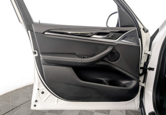 Подержанный автомобиль BMW X3 2021 года (19 фото)