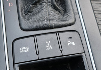 Подержанный автомобиль Kia Sorento 2017 года (16 фото)