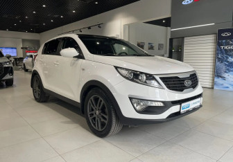 Подержанный автомобиль Kia Sportage 2010 года (3 фото)