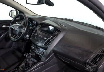 Подержанный автомобиль Ford Focus Wagon 2017 года (6 фото)