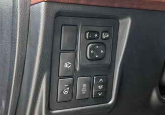 Подержанный автомобиль Toyota Land Cruiser Prado 2017 года (24 фото)