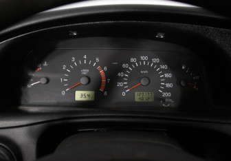 Подержанный автомобиль Chevrolet Niva 2007 года (12 фото)