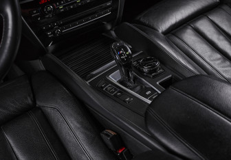 Подержанный автомобиль BMW X6 2014 года (22 фото)